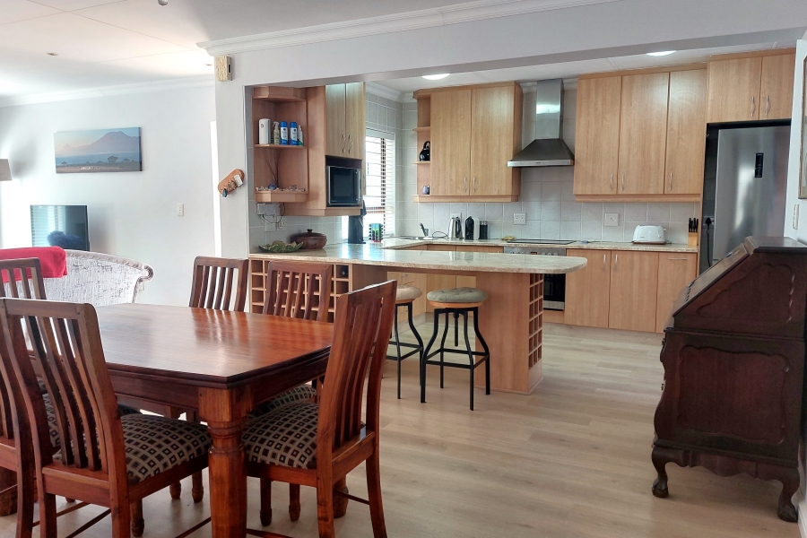 2 Bedroom Property for Sale in The Island Western Cape